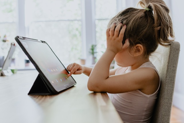 Learning from Virtual Learning Learning from Virtual Learning